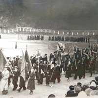 1956 г. Ноябрьская демонстрация на стадионе «Горняк»